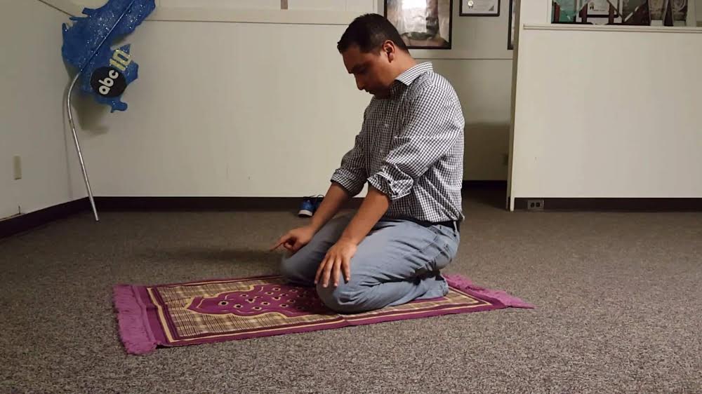 Ali praying